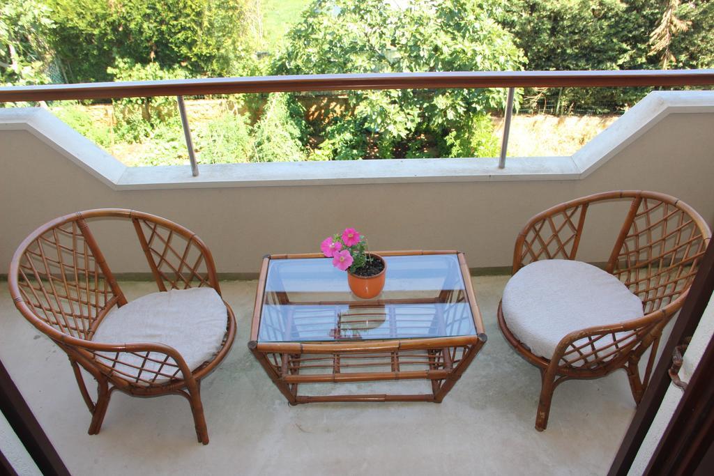 Rede Apartma *
