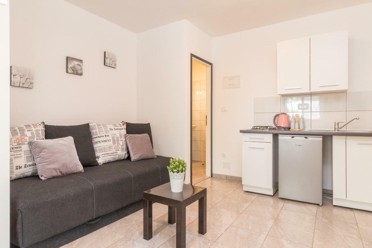 Rede Apartma Pula